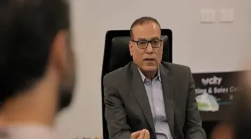 مصطفى عزام: فيفا يراجع مصروفات اتحاد الكرة 3 مرات سنويا